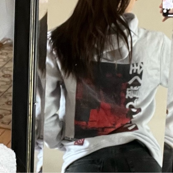 White hoodie with graphic designs - Picture 2 of 2